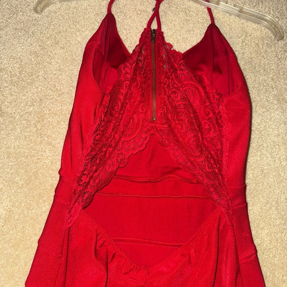 Emerald Sundae Vibrant Red Backless Dress - Picture 4 of 5